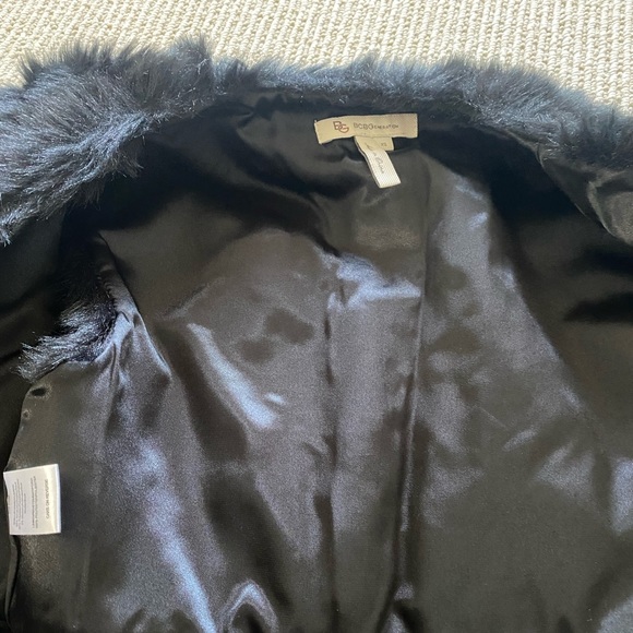 BCBG BCBGeneration faux-fur cropped vest - Picture 7 of 7